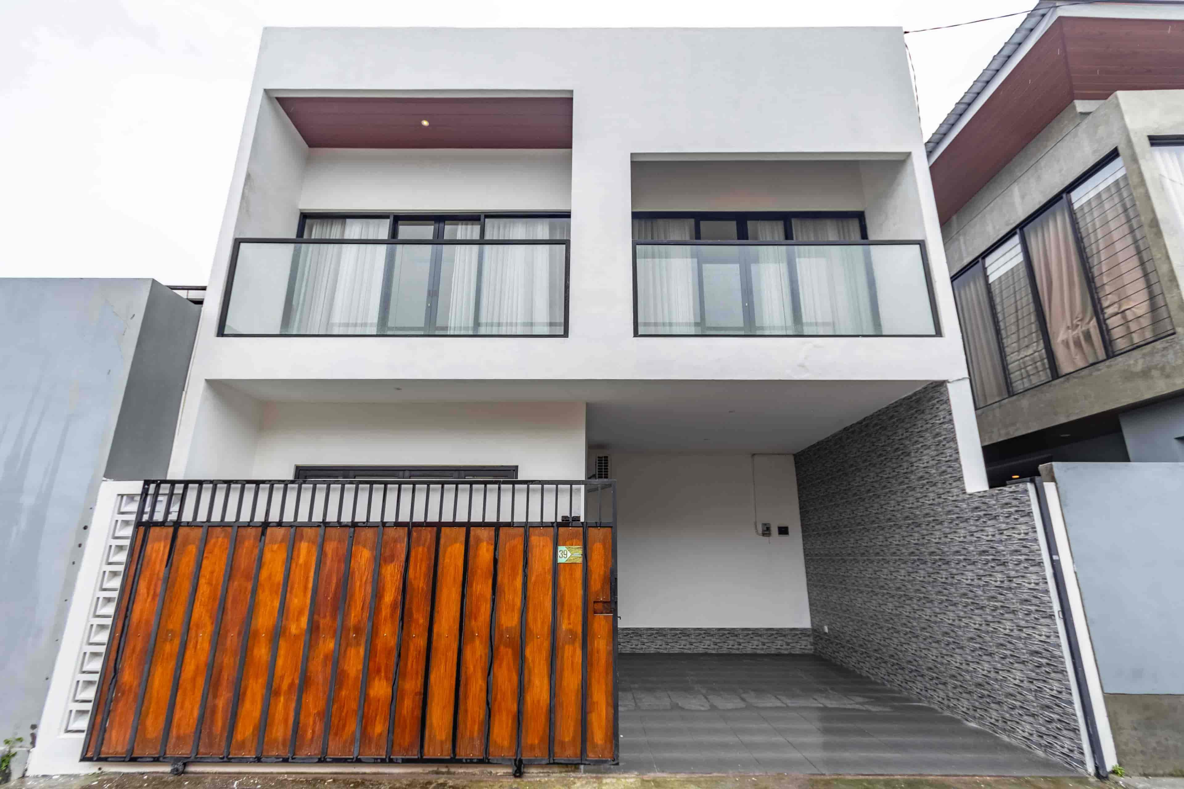 House thumbnail 1