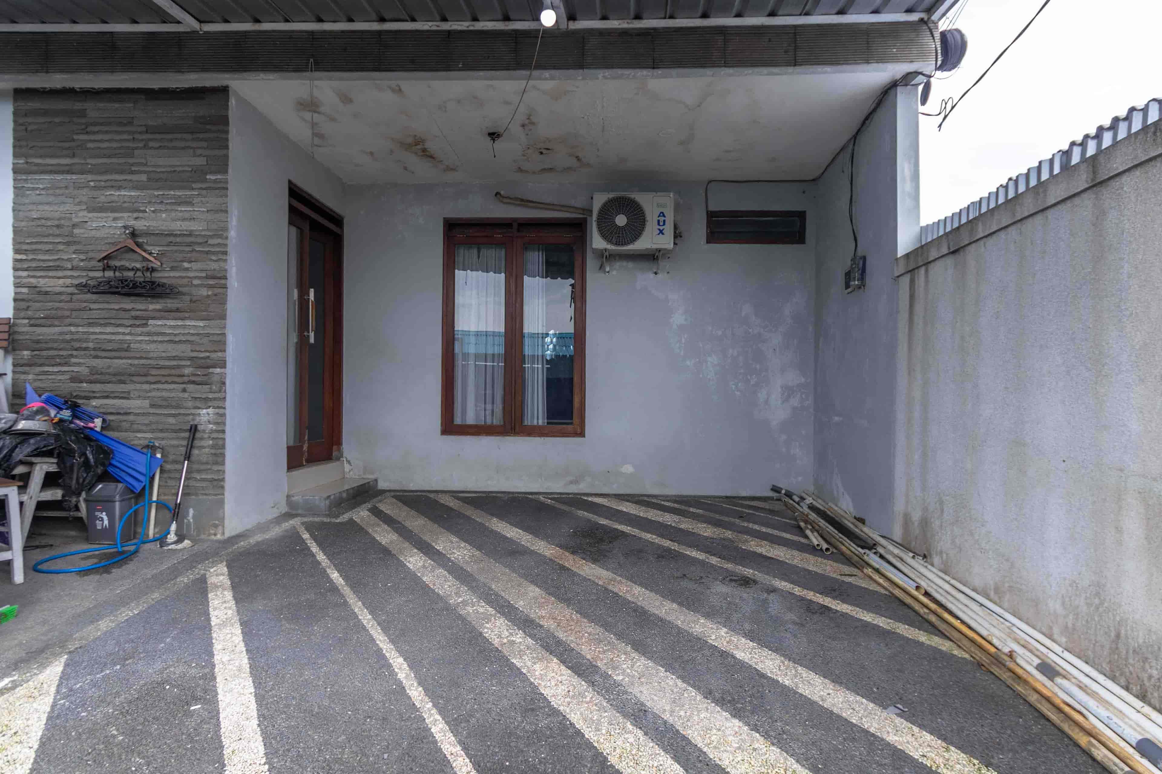 House thumbnail 2