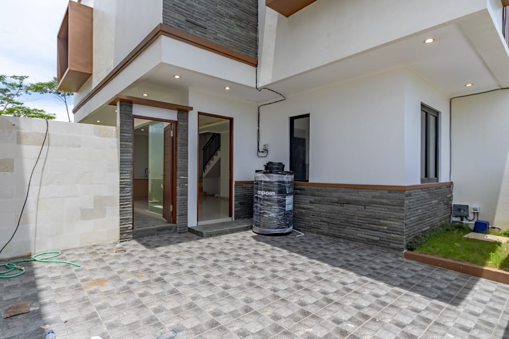 House thumbnail 2
