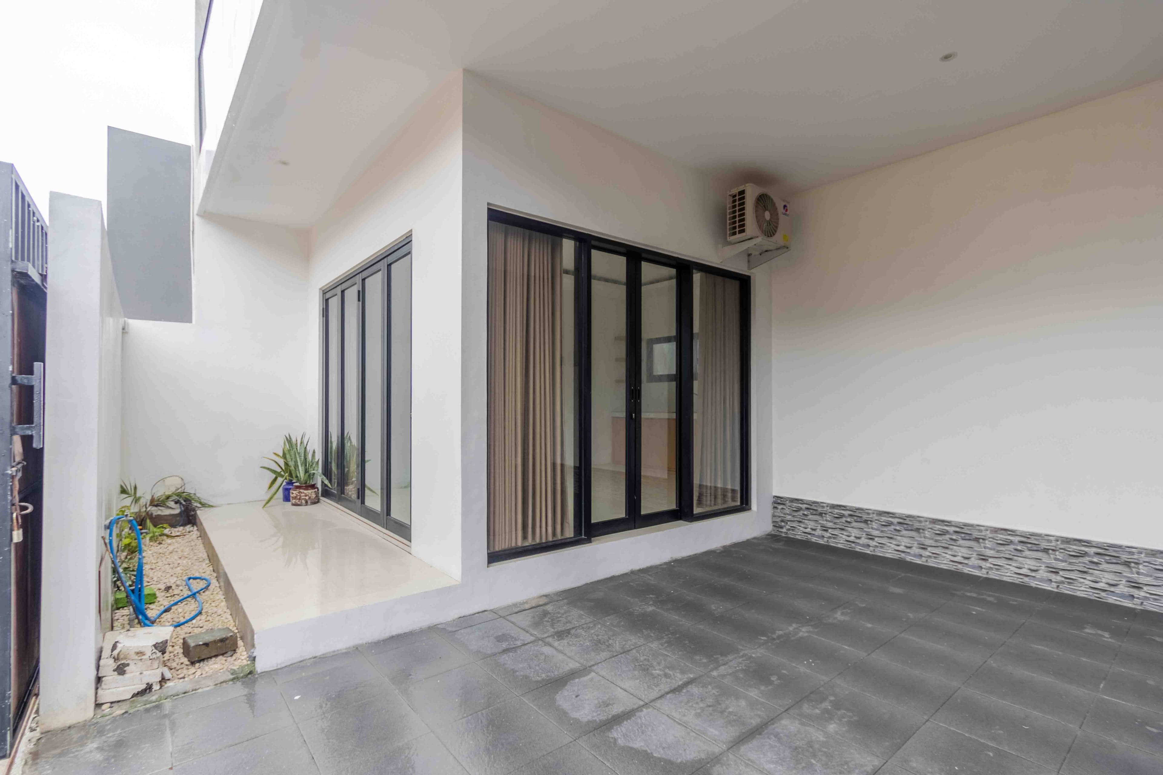 House thumbnail 3