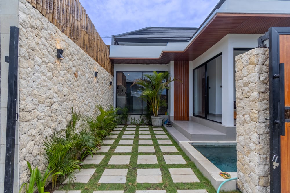 House thumbnail 3