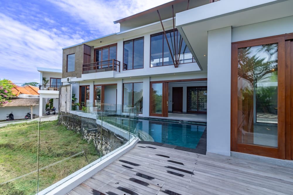 House thumbnail 1